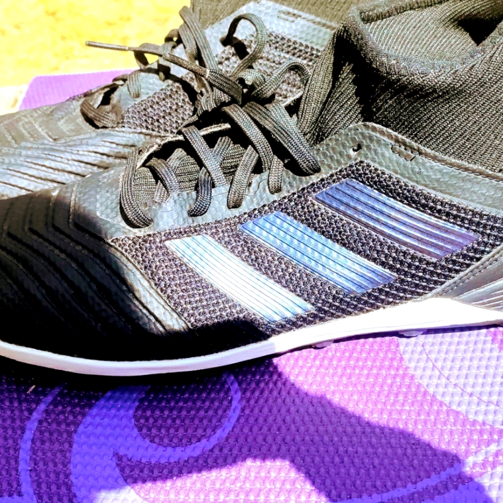 Adidas predator size 9.5 black turf shoes Mens size/ unisex line
